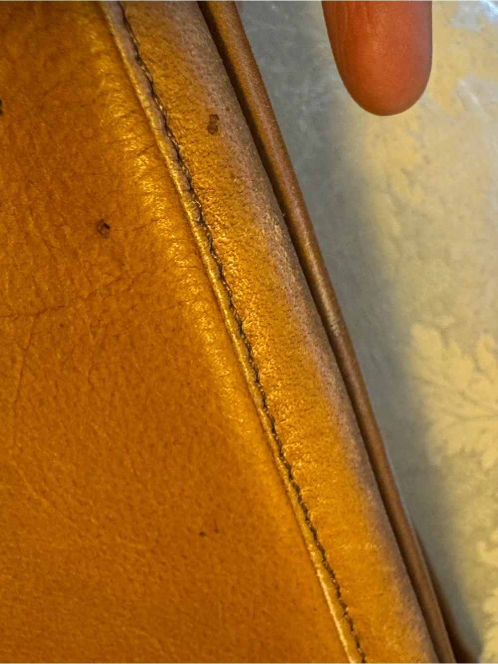 Le Donne Tan Genuine Leather Messenger Briefcase Laptop Bag